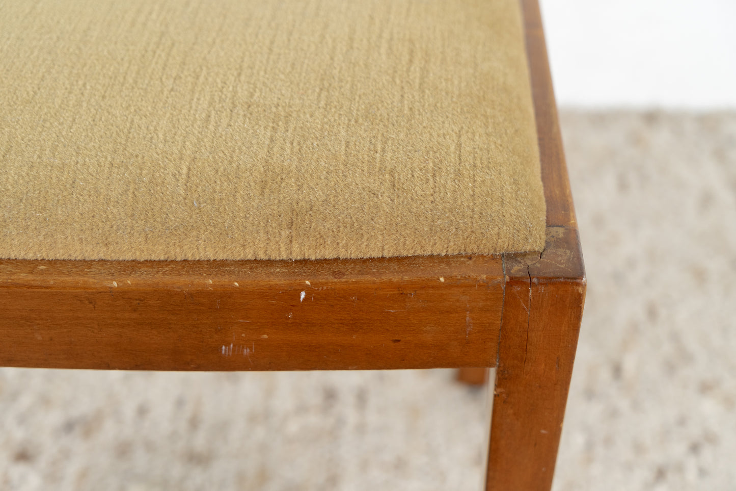 Vintage Hocker Holz Samt beige Stuhl