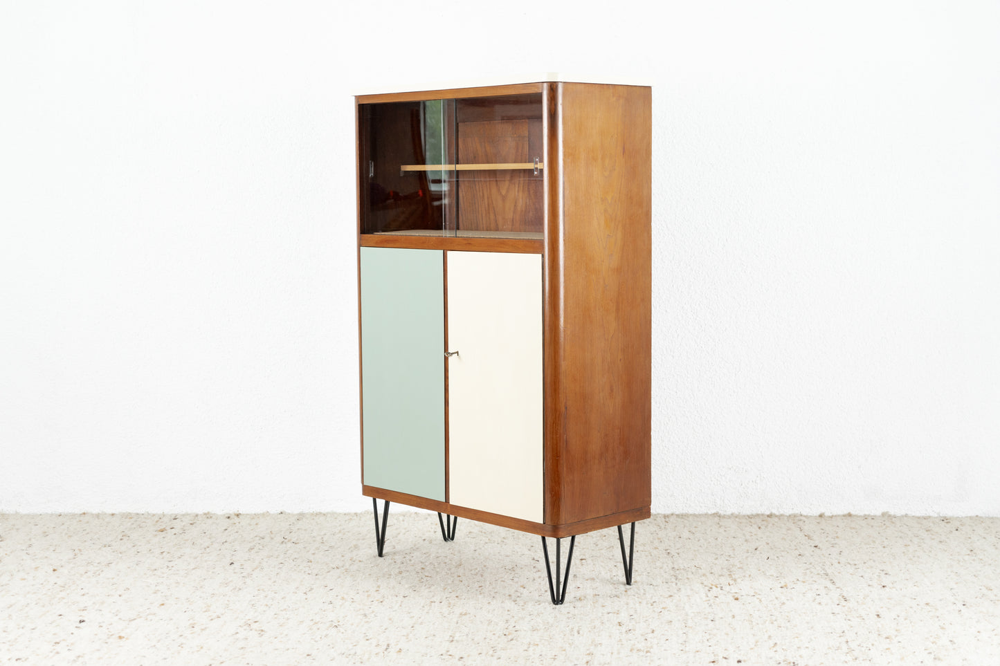 Vintage Schrank Vitrine Holz Nuss Kommode Massivholz Salbei