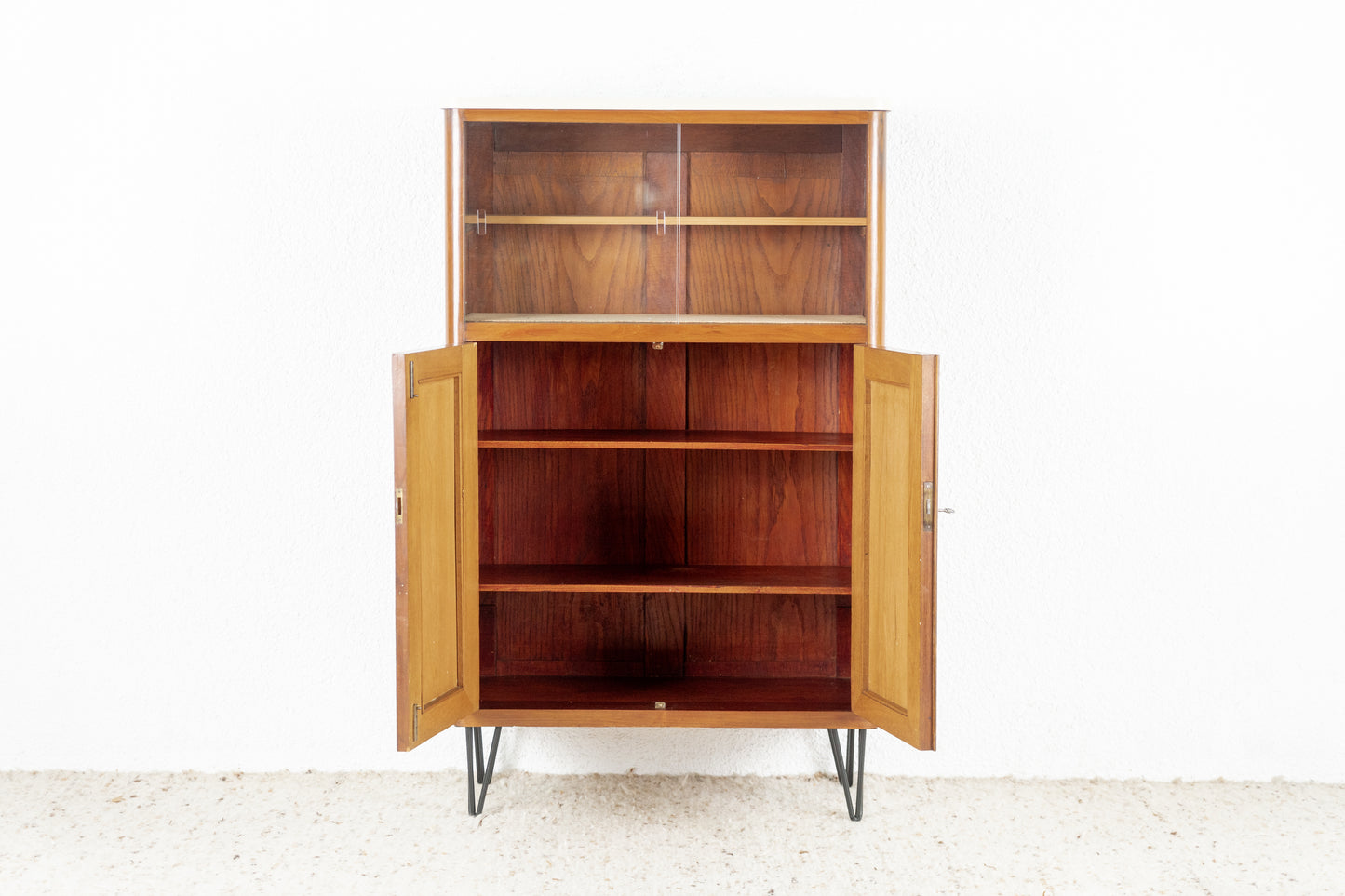 Vintage Schrank Vitrine Holz Nuss Kommode Massivholz Salbei