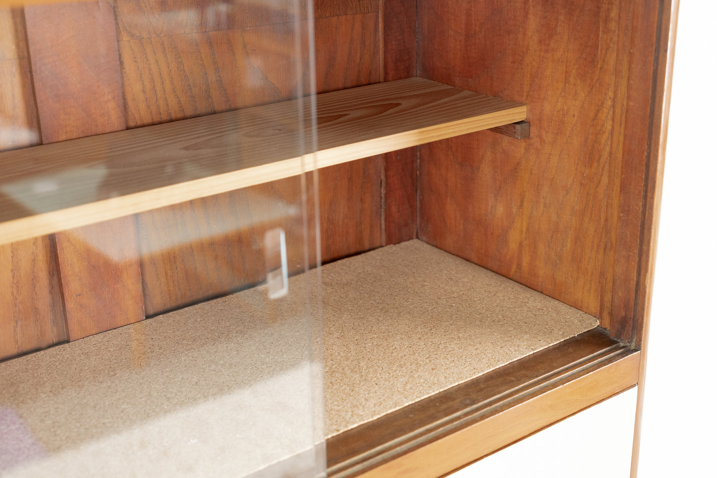 Vintage Schrank Vitrine Holz Nuss Kommode Massivholz Salbei