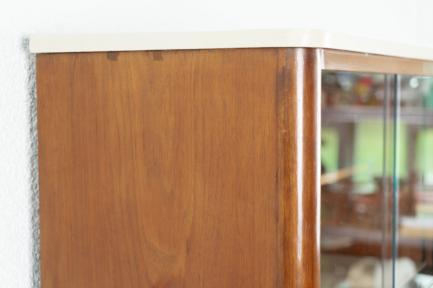 Vintage Schrank Vitrine Holz Nuss Kommode Massivholz Salbei