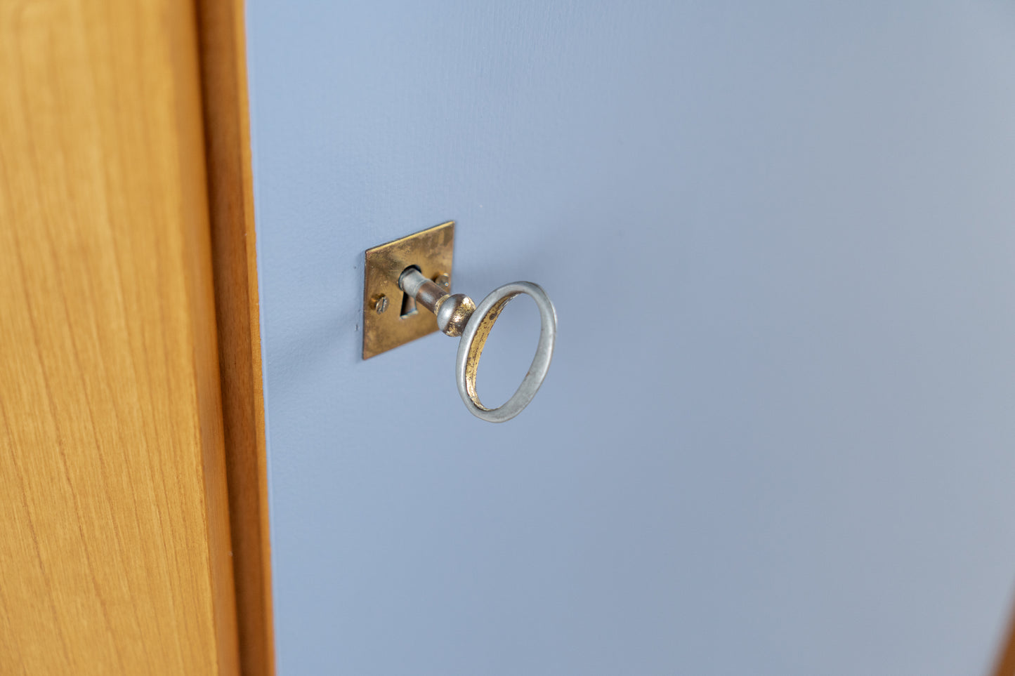 Vintage Eckkommode Eckschrank Holz Blau Rüster DDR Bauhaus Pastell