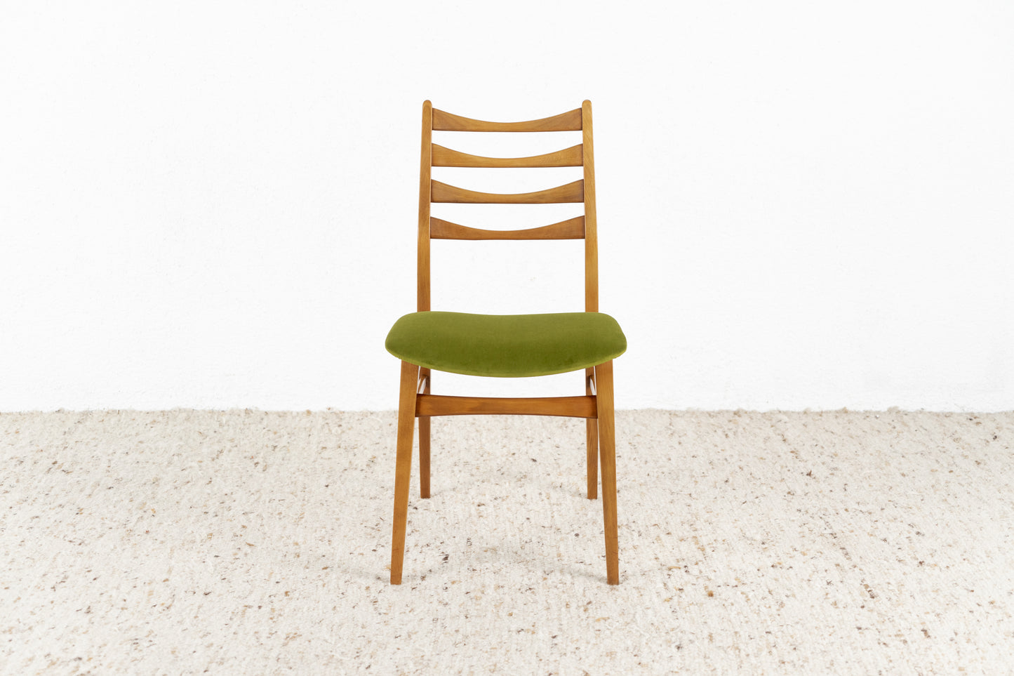 4er Set Vintage Stühle Holzgestell Samt Grün Esstischstühle