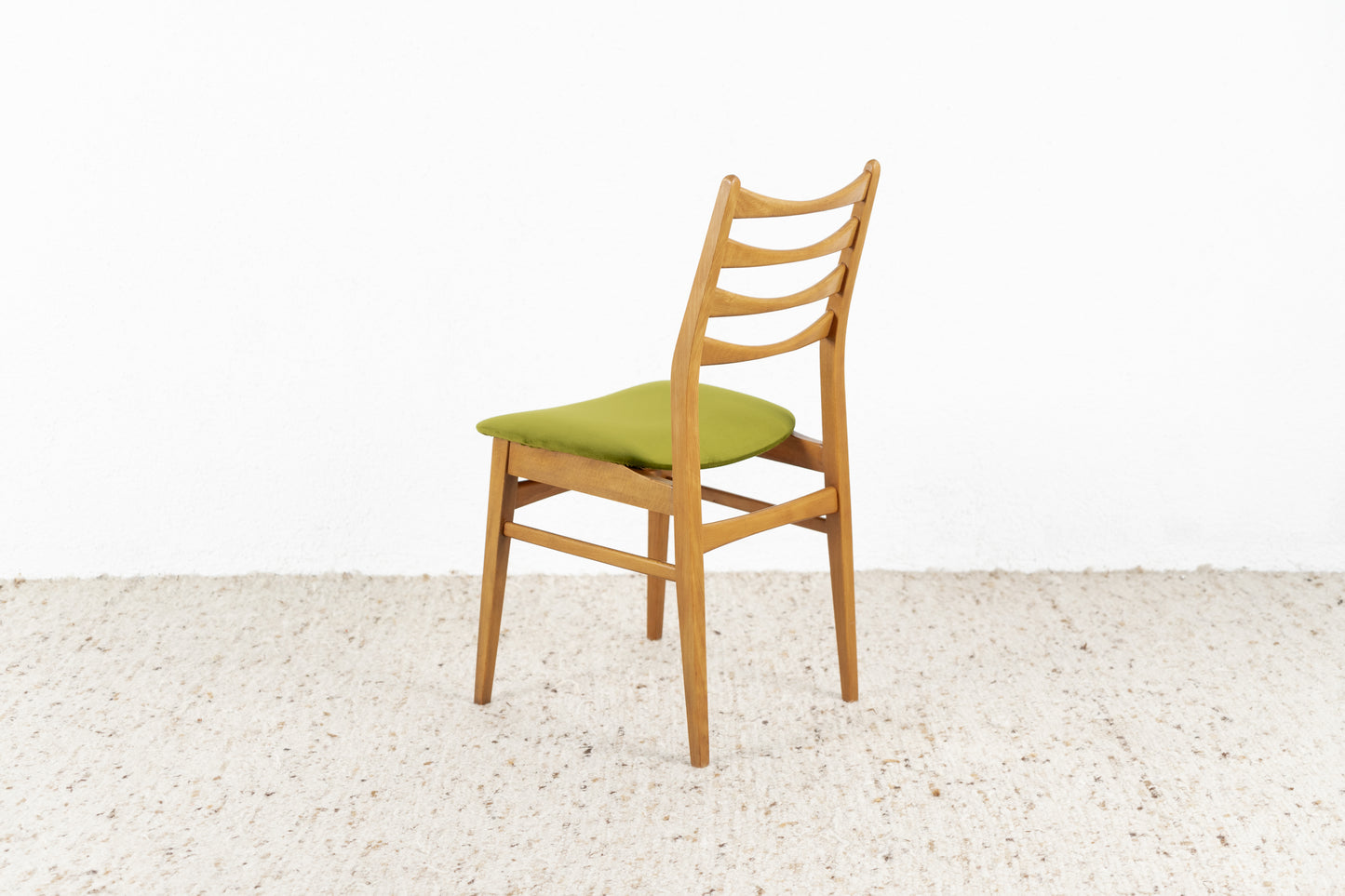 4er Set Vintage Stühle Holzgestell Samt Grün Esstischstühle