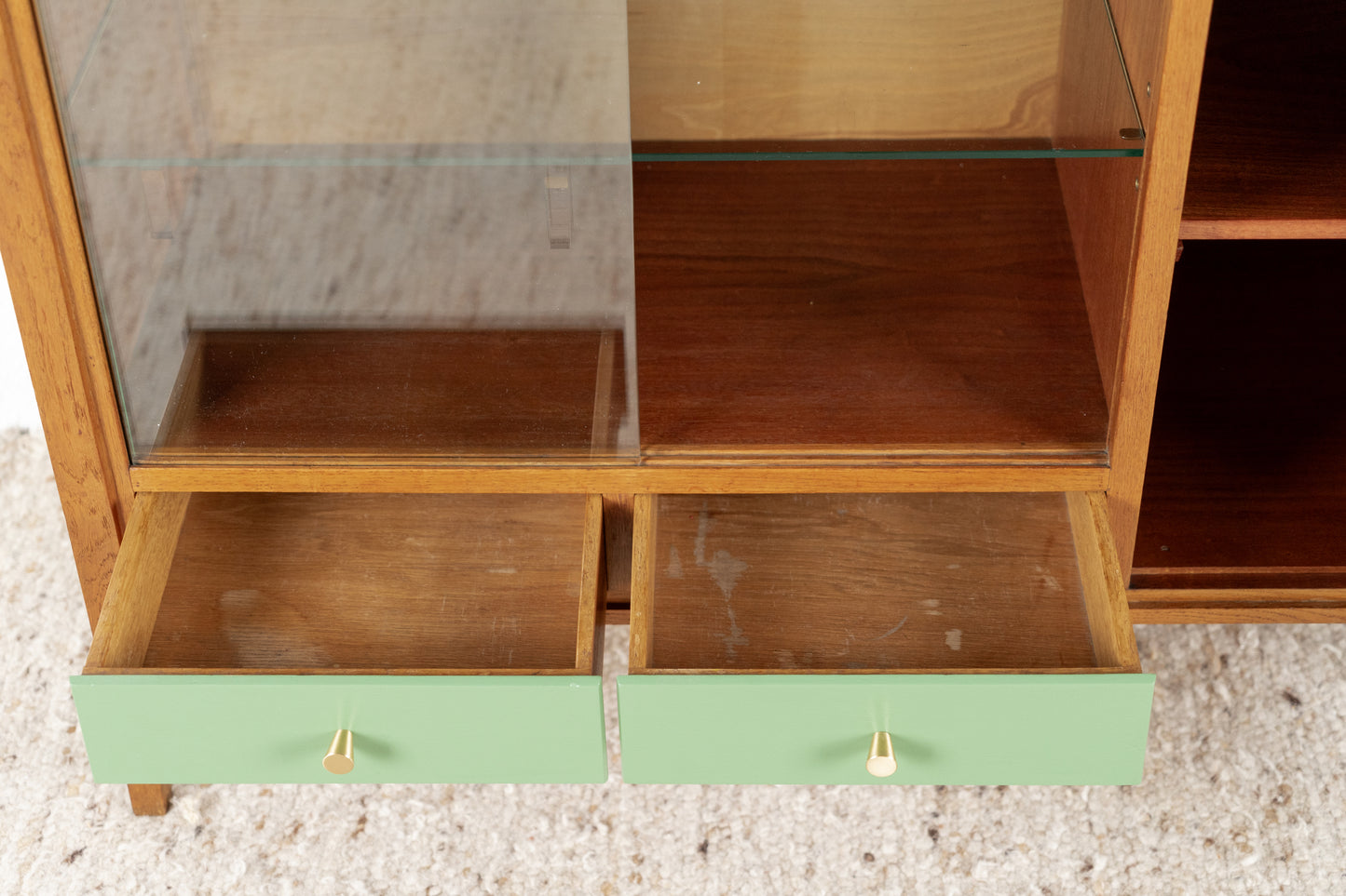 Vintage Kommode Vitrine Sideboard Holz Glas Eiche Pastell Gold Schränkchen