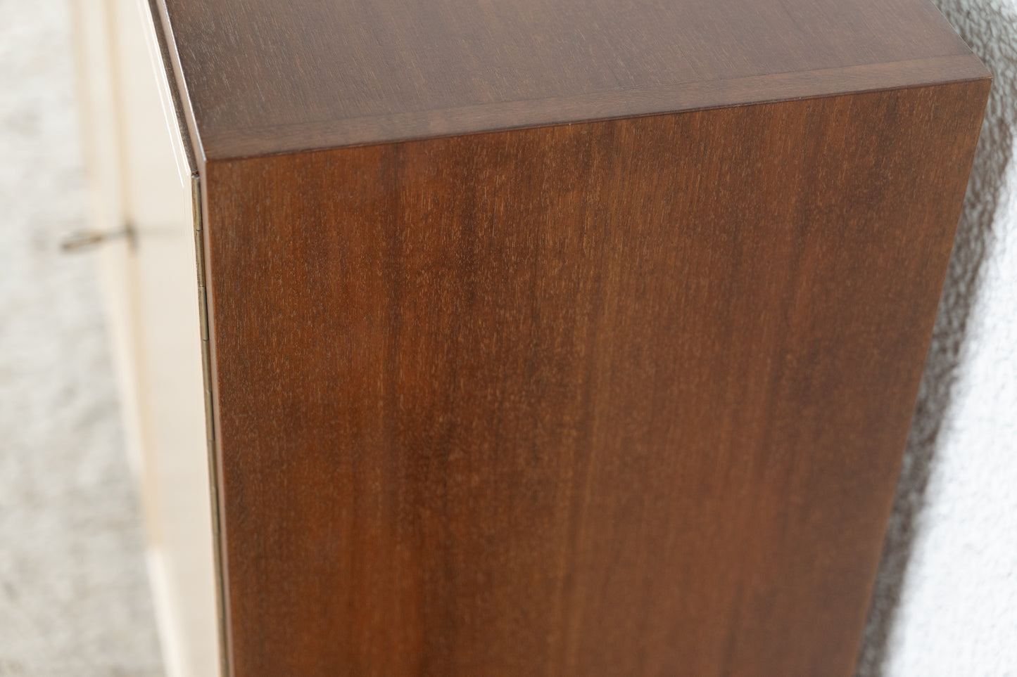 Vintage Sideboard Kommode Schränkchen Holz Nuss Pastell Mid Century Creme