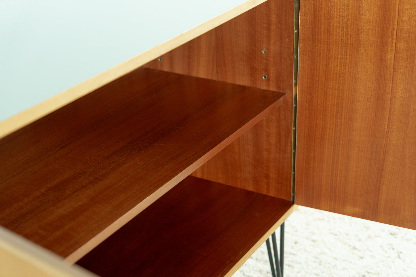 Vintage Kommode Sideboard Mid Century Holz Nuss Pastell Salbei
