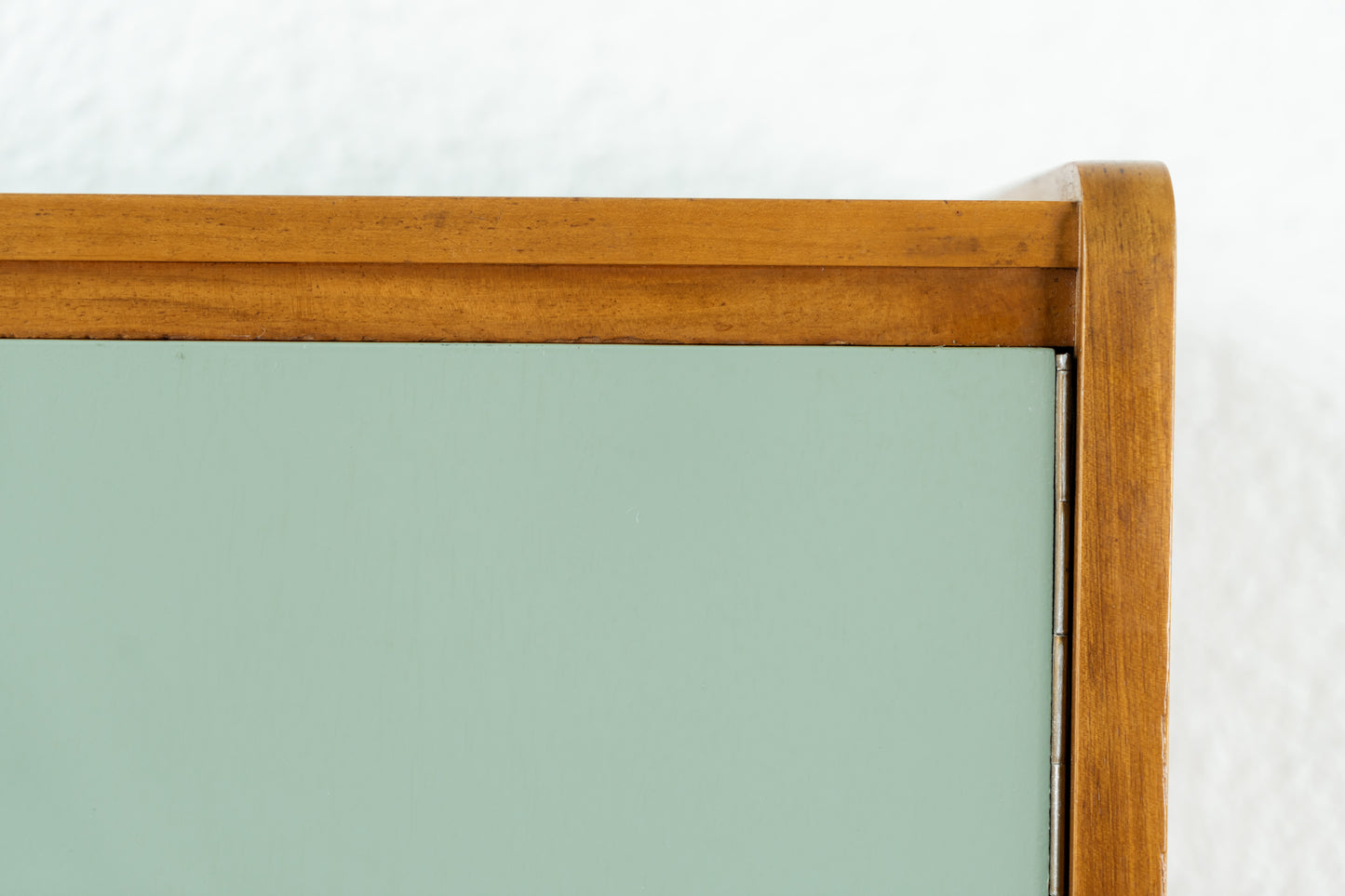 T Möbel Schrank / Vitrine