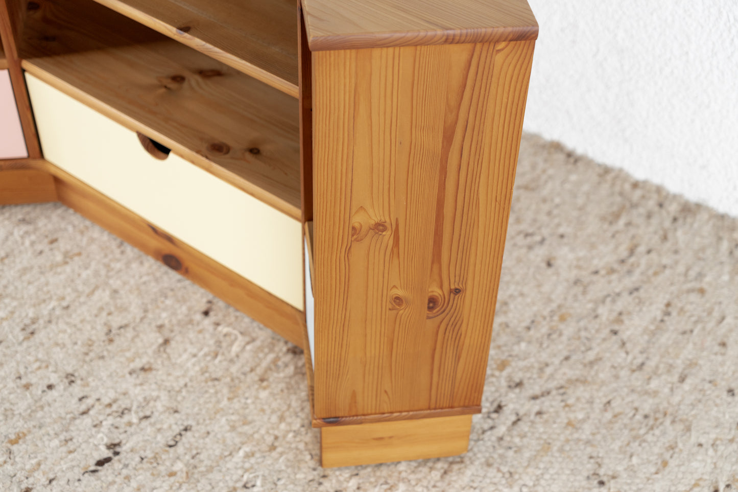 Vintage Eckschrank Echkkommode Regal Rollen Massivholz Tv
