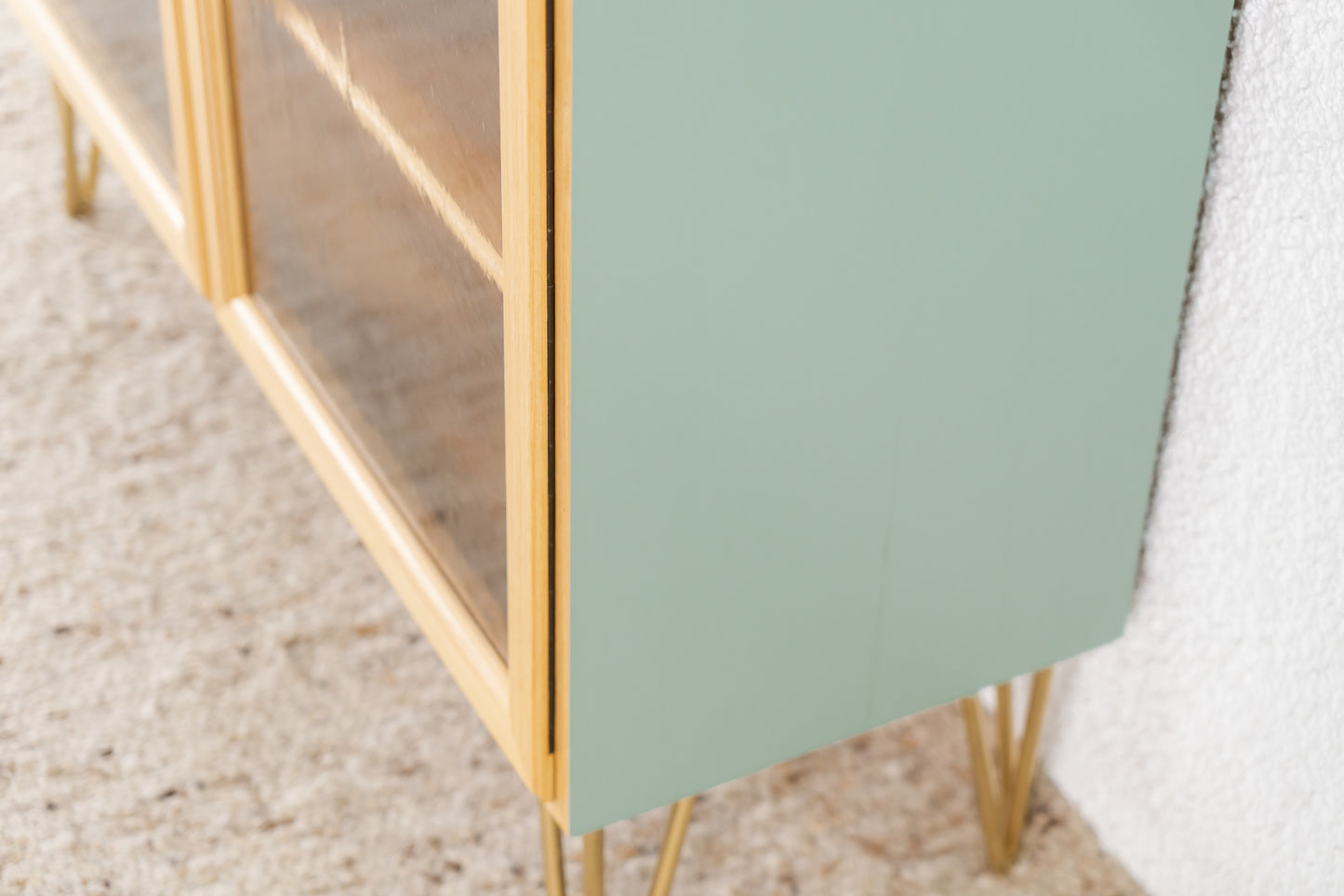 Schrank / Vitrine