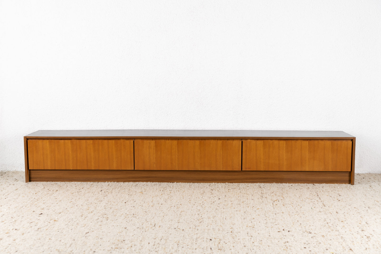 Sideboard / Lowboard