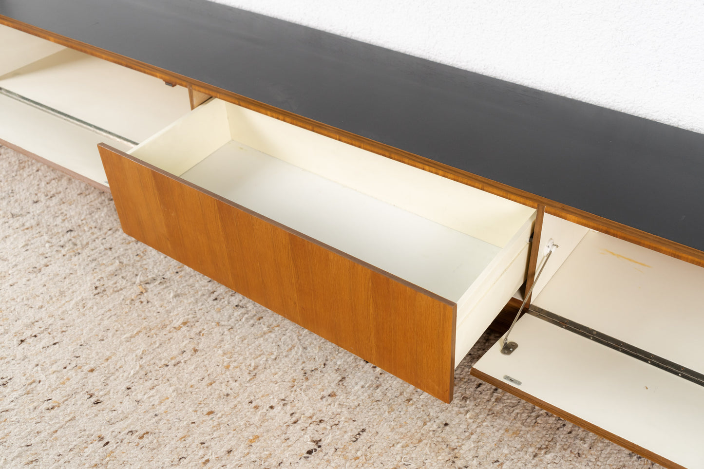 Sideboard / Lowboard