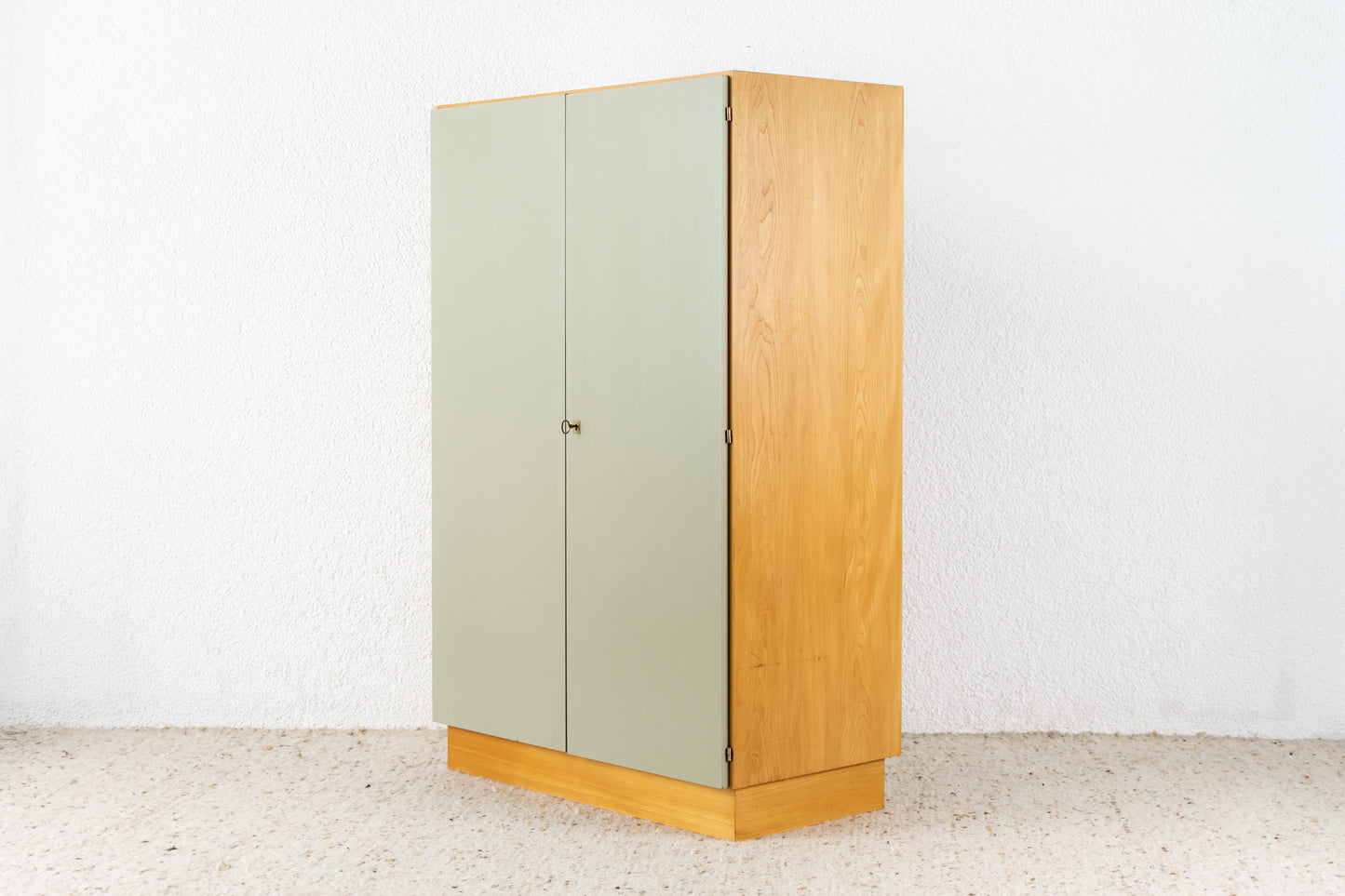 Kleiderschrank