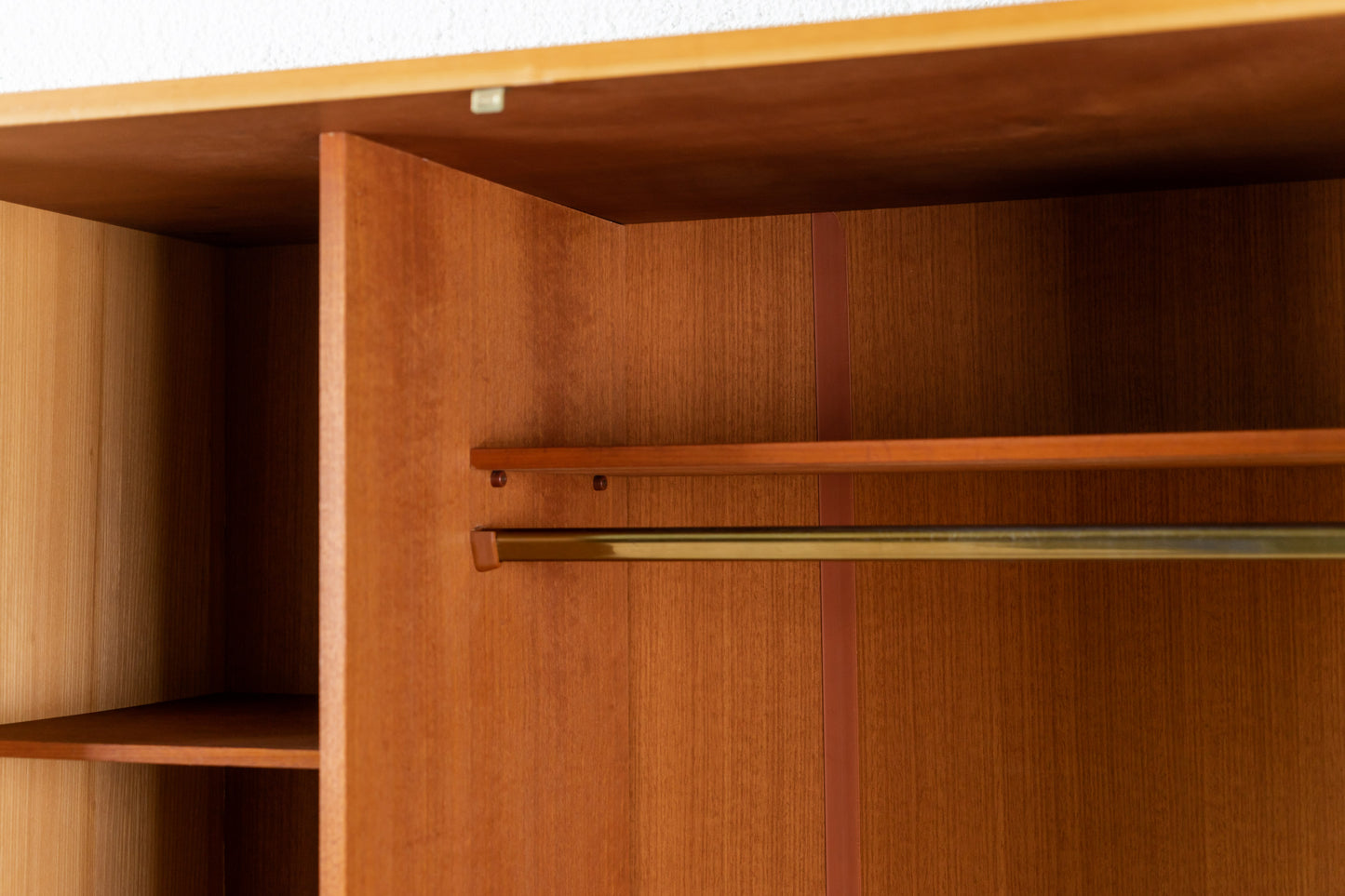 Kleiderschrank