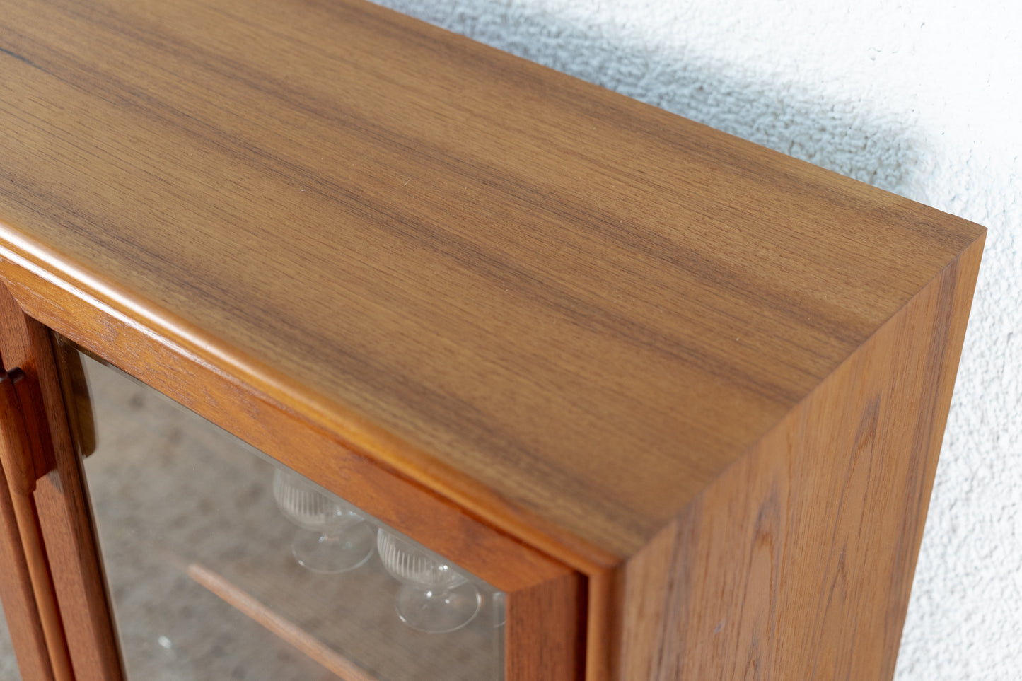 Vintage Vitrine Schrank Kommode Mid Century Holz Teak RT Möbel