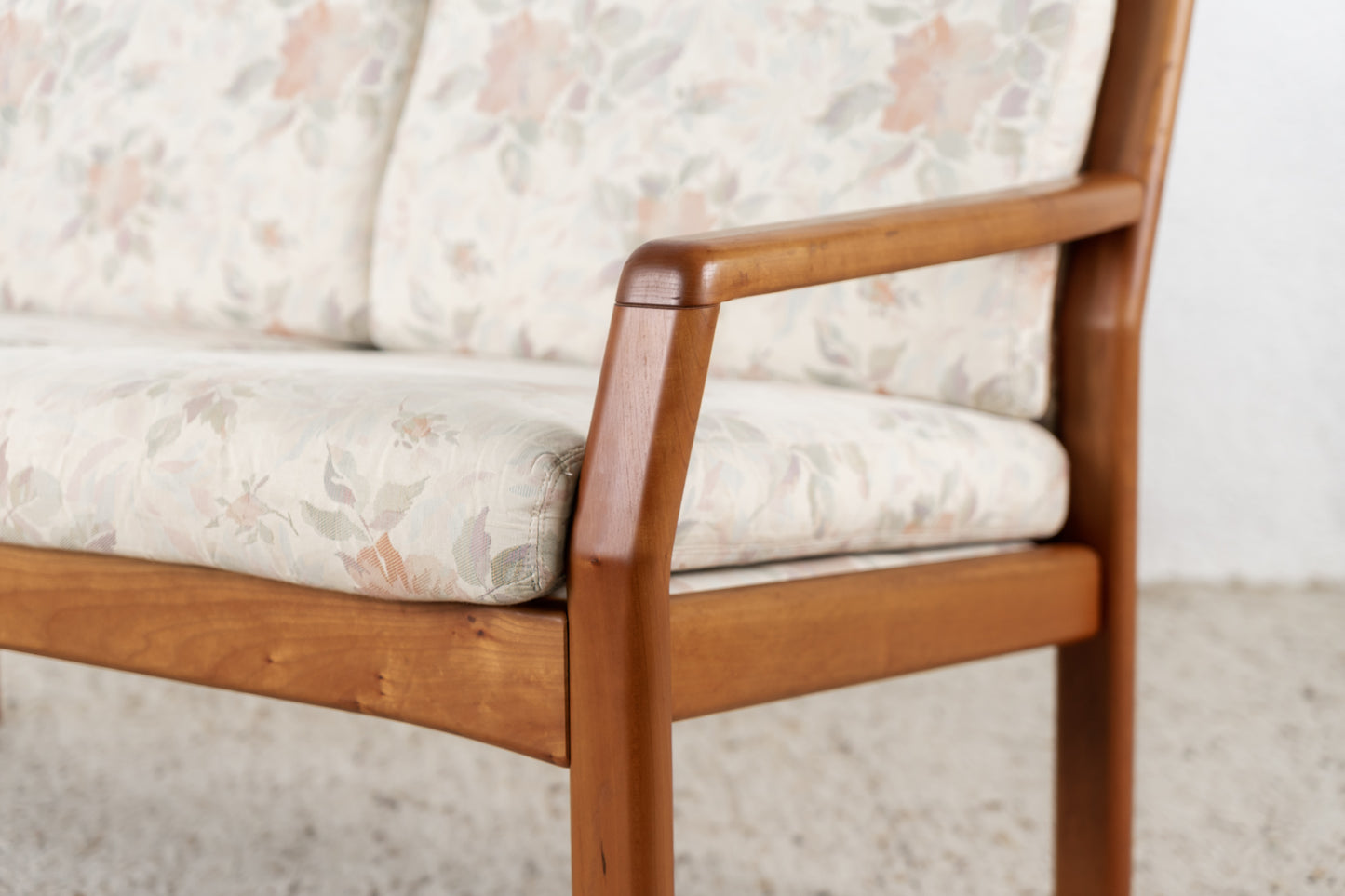 Dayrund Sofa 2 Sitzer Blumen Muster Vintage Holz Couch Sessel