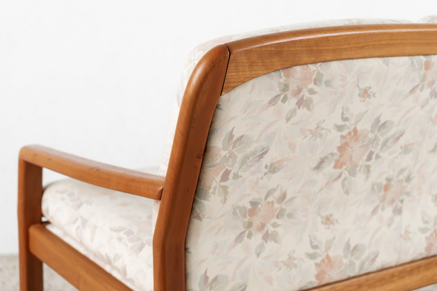 Dayrund Sofa 2 Sitzer Blumen Muster Vintage Holz Couch Sessel