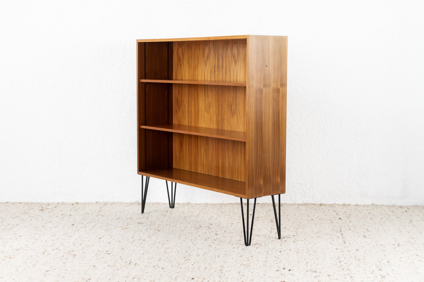 Vintage Nuss Regal