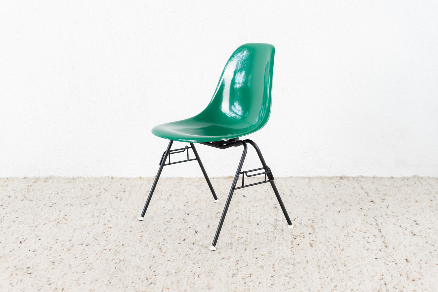 1 von 6 Eames Fiberglas Vitra Stuhl