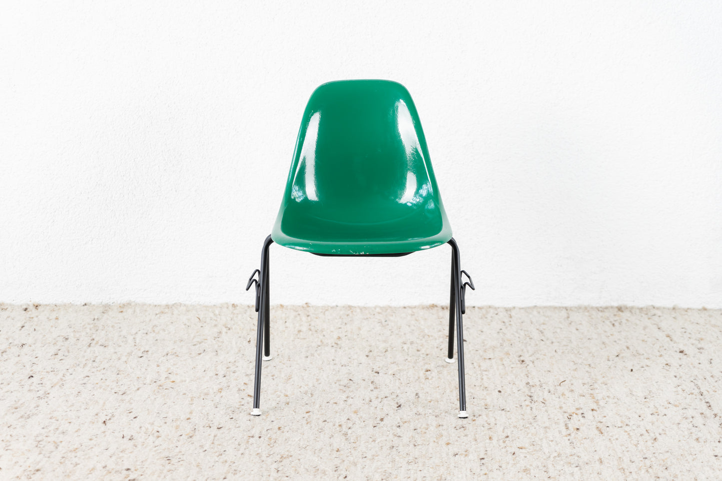 1 von 6 Eames Fiberglas Vitra Stuhl