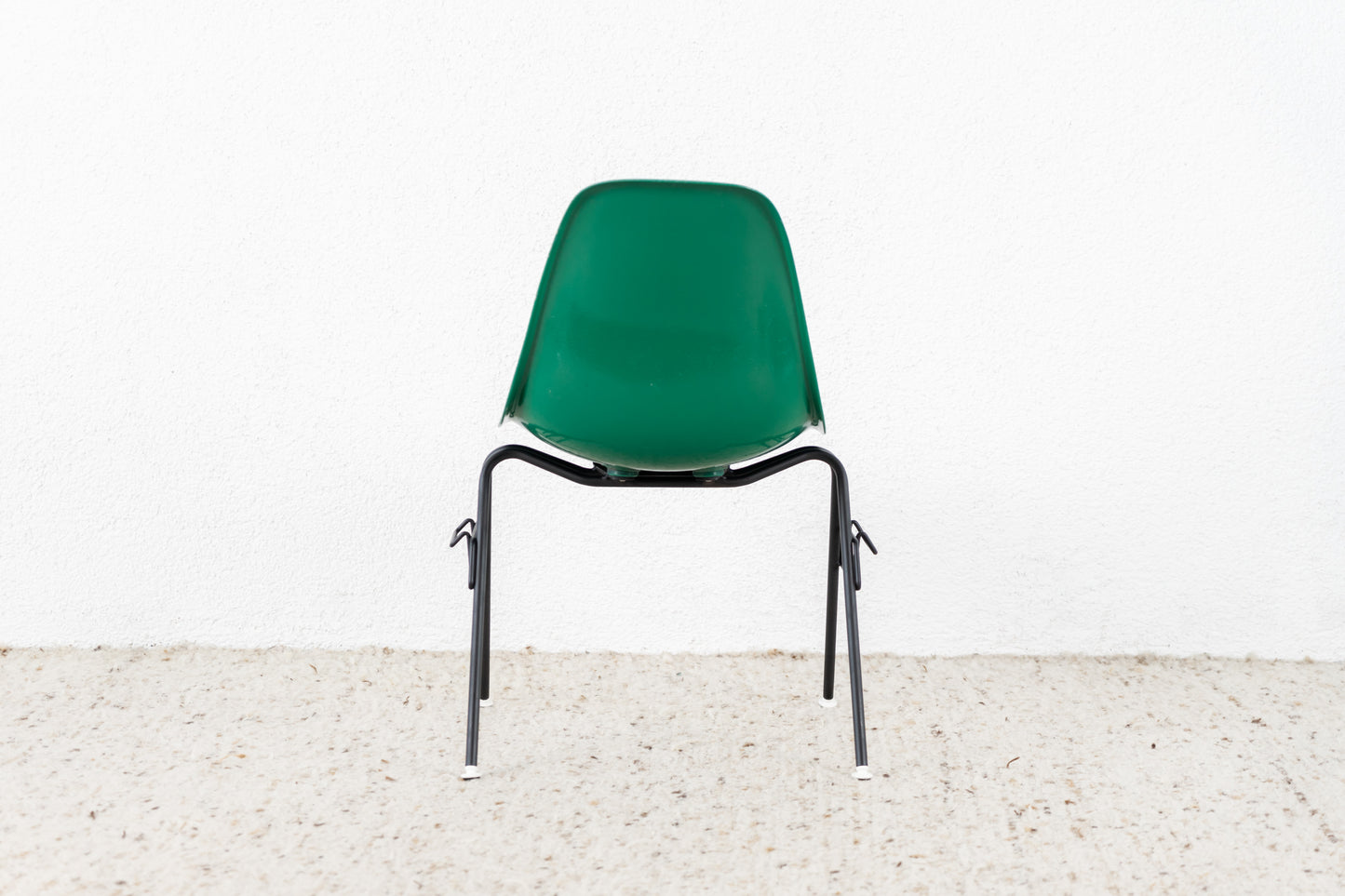 1 von 6 Eames Fiberglas Vitra Stuhl