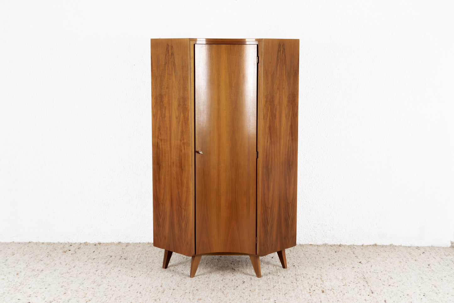 Vintage Eckschrank Kleiderschrank Holz Nuss Musterring 60s