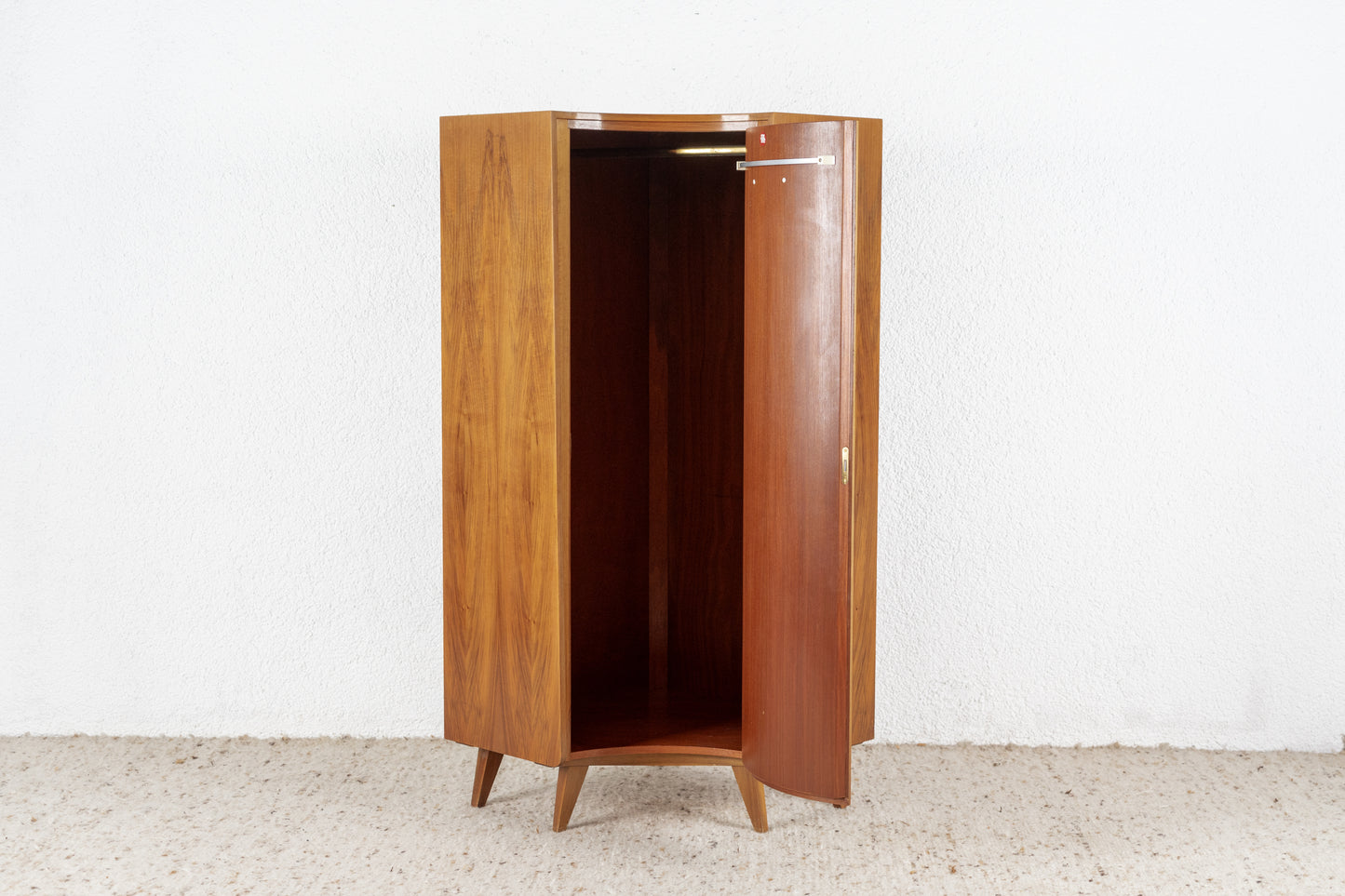 Vintage Eckschrank Kleiderschrank Holz Nuss Musterring 60s
