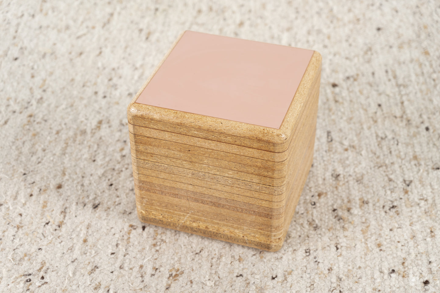 R&F Beistelltisch / Hocker Holz Recycling upcycling Stuhl Würfel Ablage Rosa