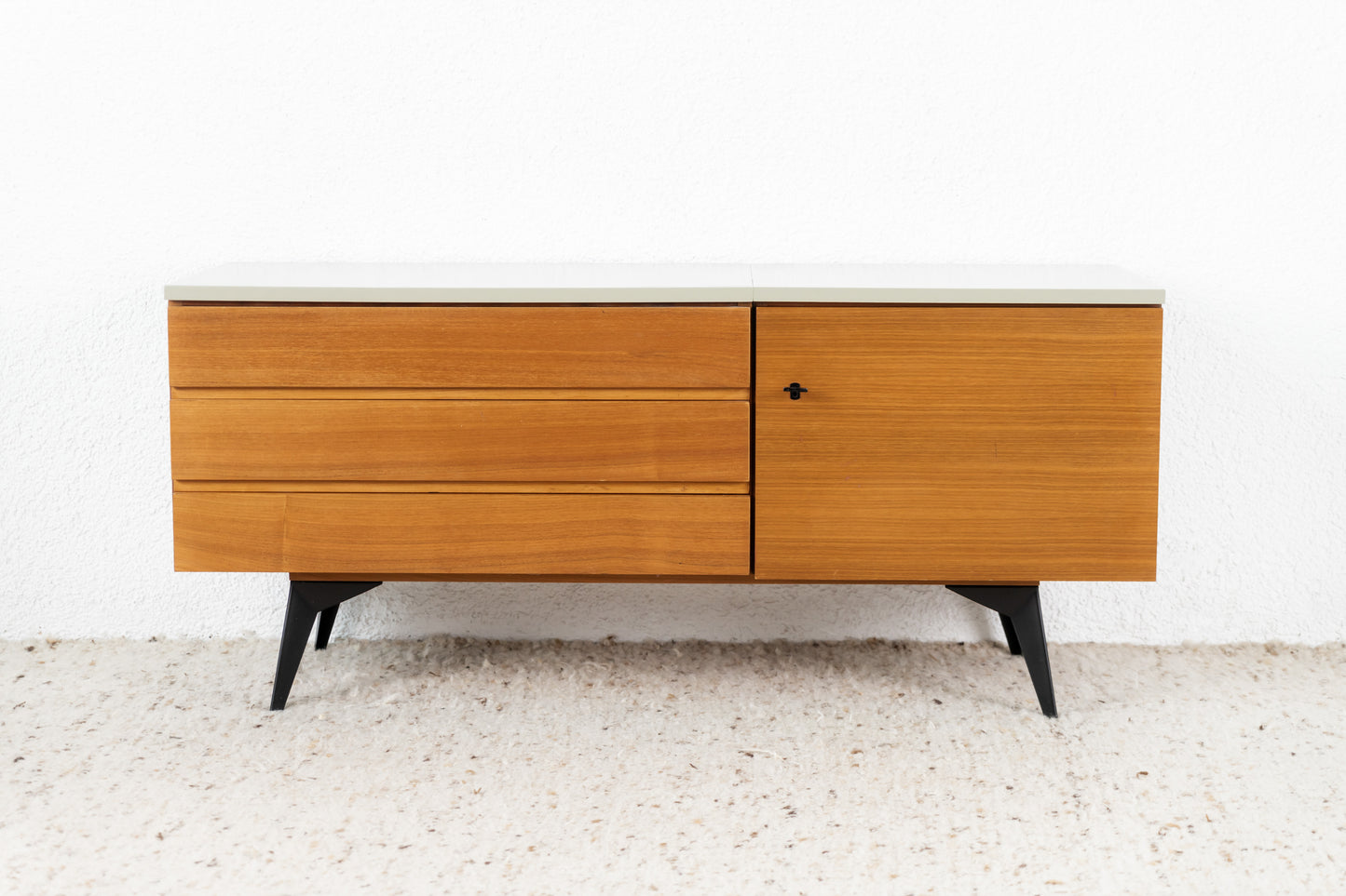 Nuss Sideboard Schubladen