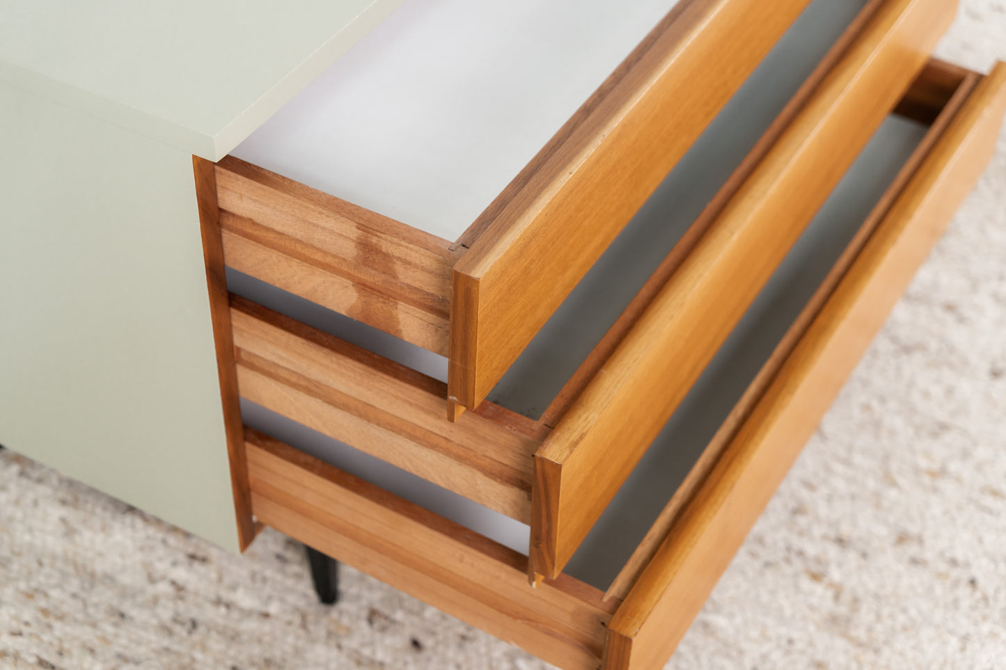 Nuss Sideboard Schubladen