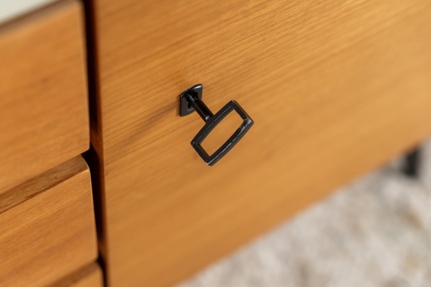 Nuss Sideboard Schubladen