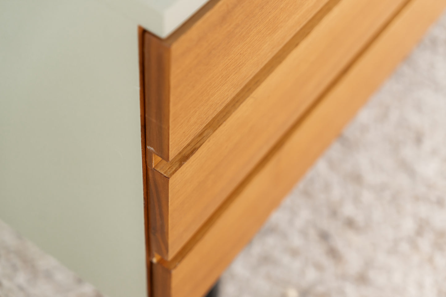Nuss Sideboard Schubladen