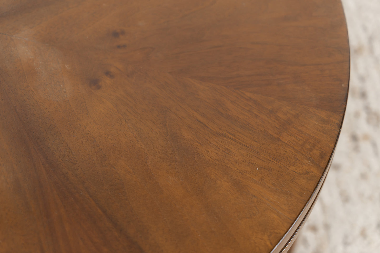 Couchtisch Rund Nuss Holz