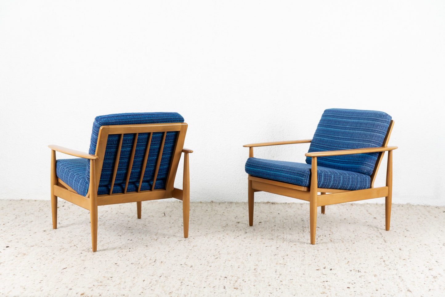 1 von 2 Vintage Sessel Buche blau Mid Century Armchair Holz
