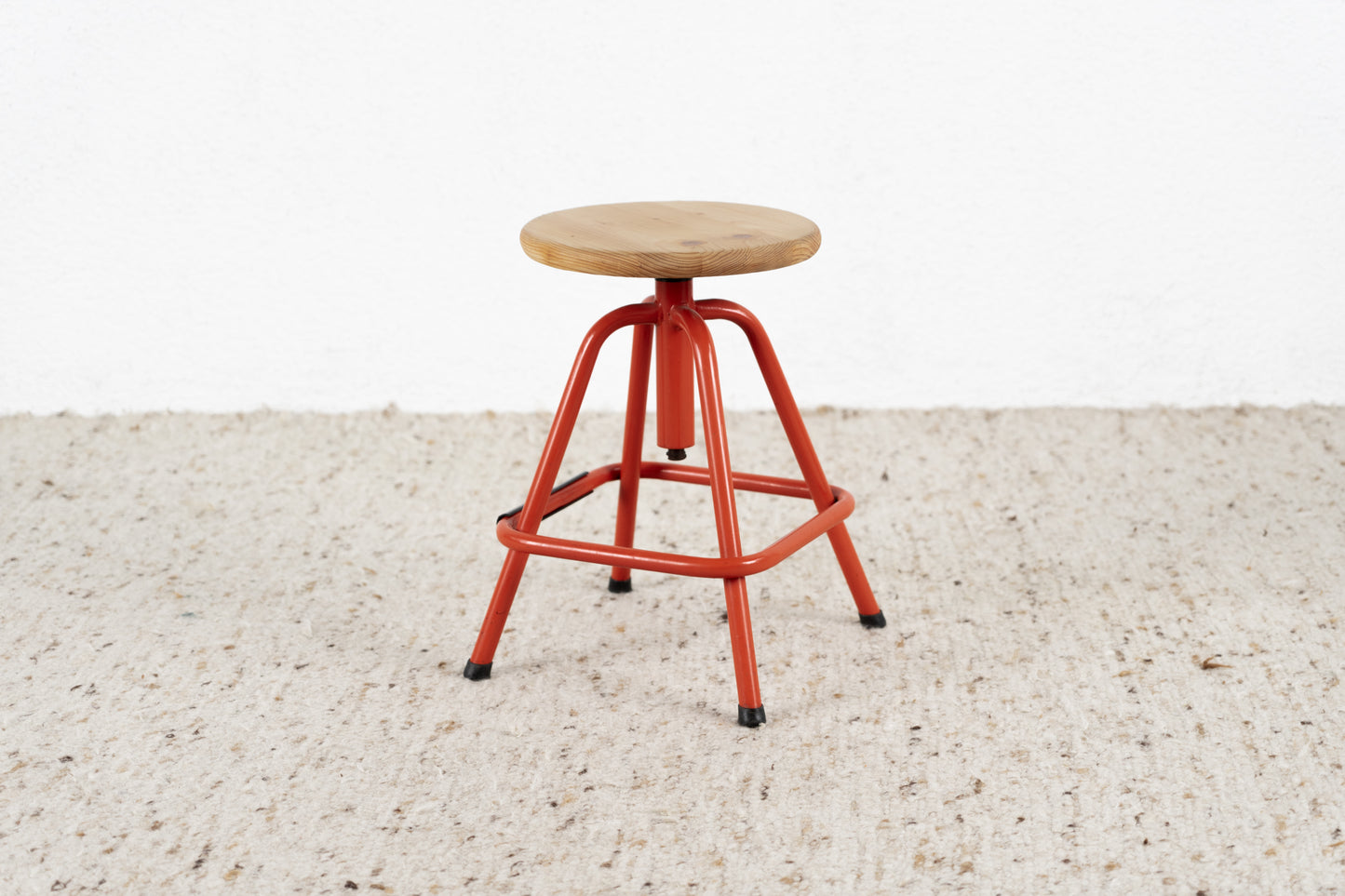 Vintage Hocker Metall Holz Industrial Orange Rot Höhenverstellbar Stuhl Werkstatt Büro