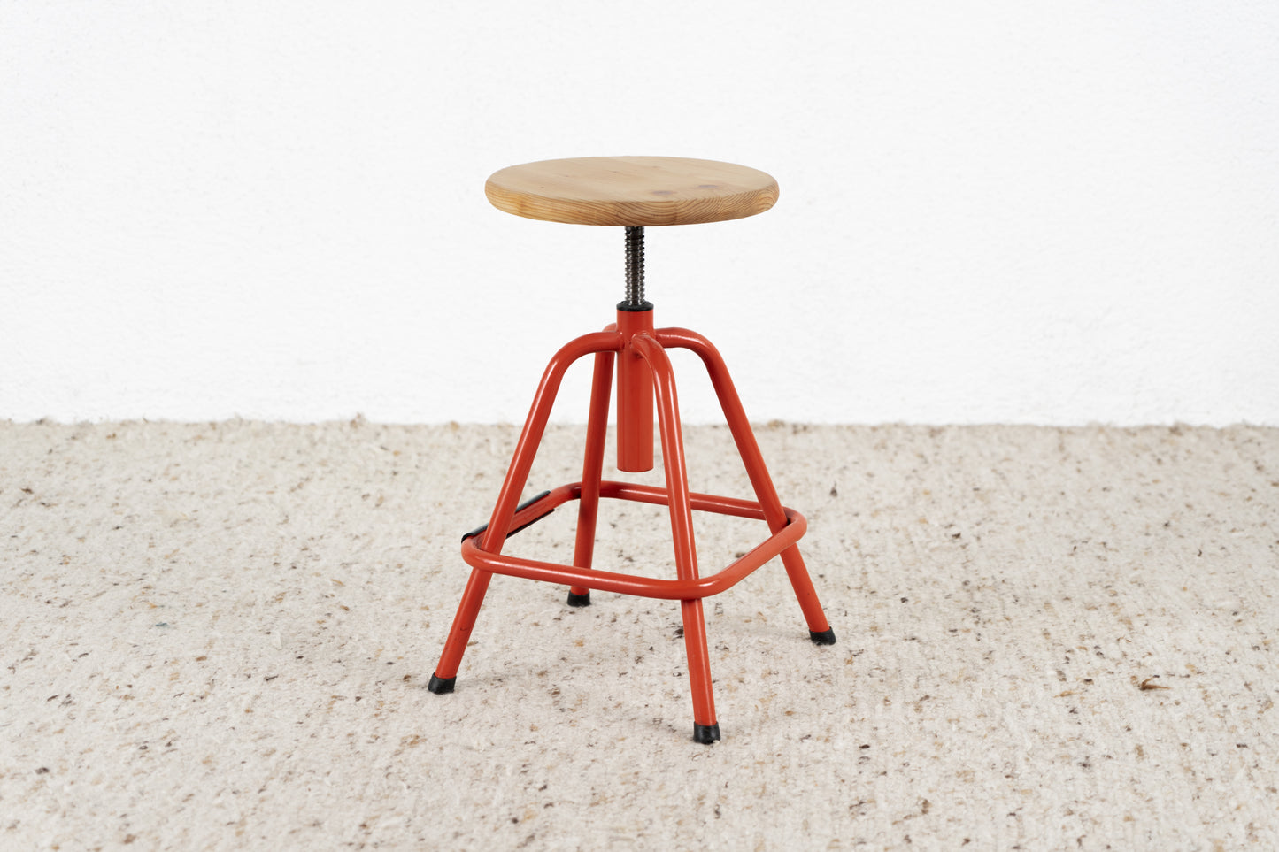 Vintage Hocker Metall Holz Industrial Orange Rot Höhenverstellbar Stuhl Werkstatt Büro