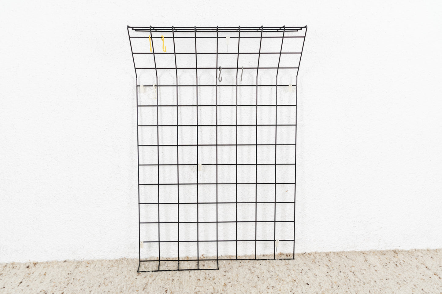 Mid Century String Garderobe Schwarz