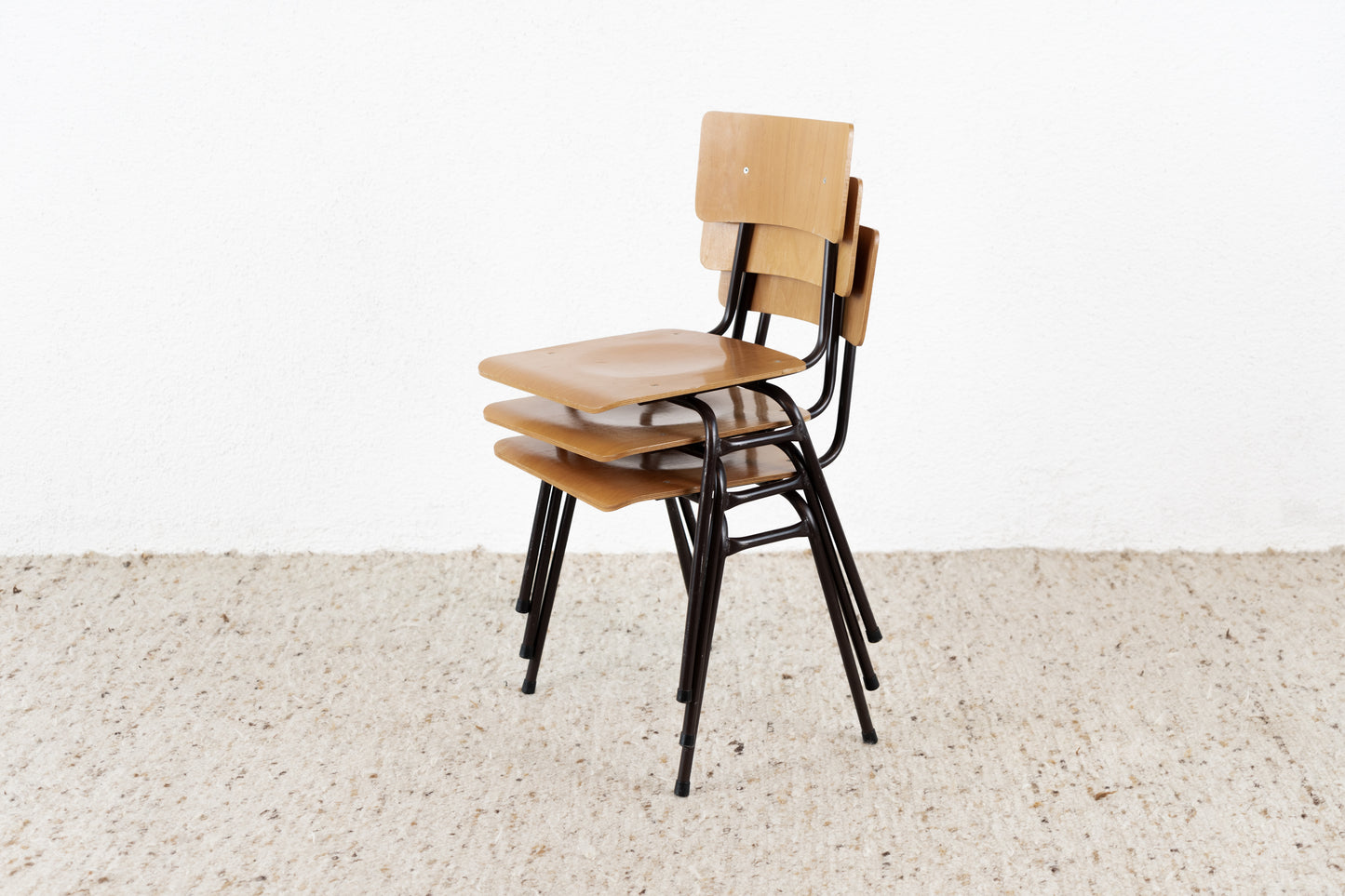 1 von 6 Vintage Stühle Küche Stapelstühle Büro Schulstuhl Holz Metall Industrial Esszimmer