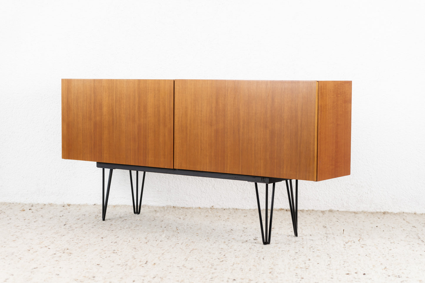 Sideboard Mid Century Nuss