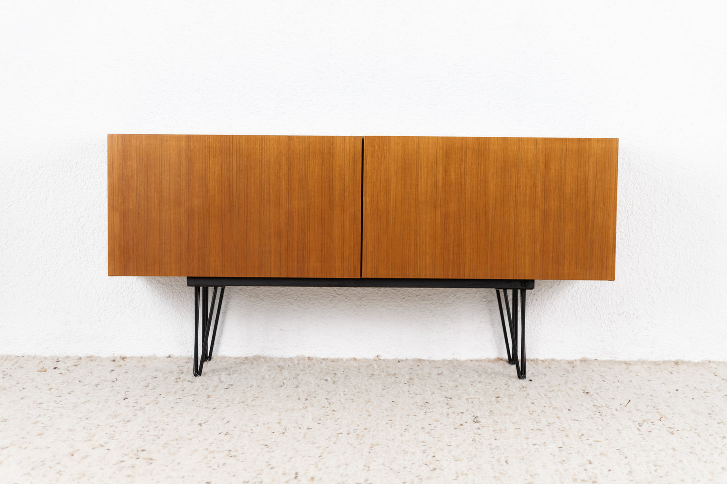 Sideboard Mid Century Nuss