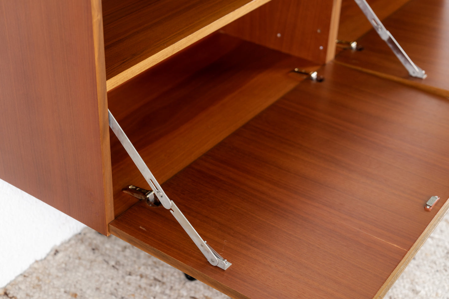 Sideboard Mid Century Nuss