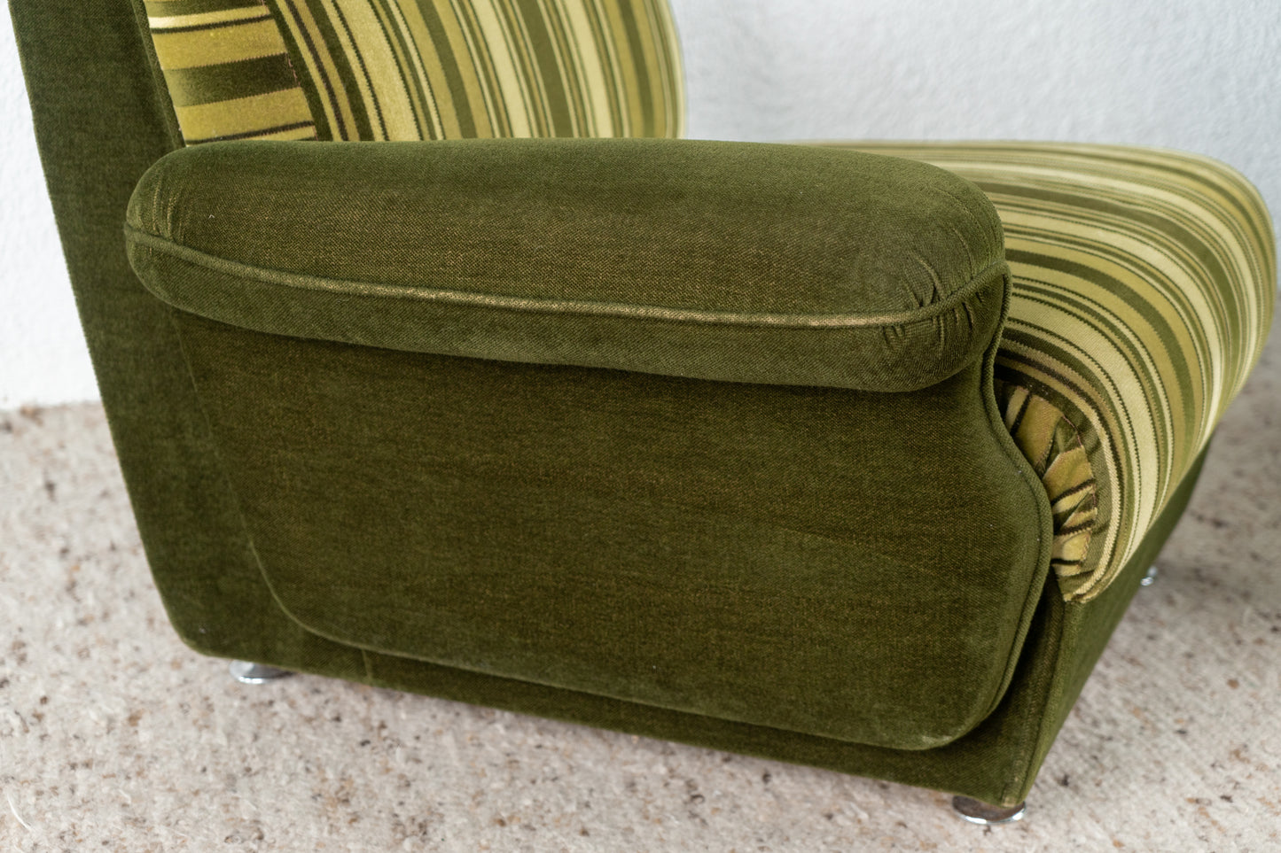 Vintage Sofa Zweisitzer Grün Samt Mid Century