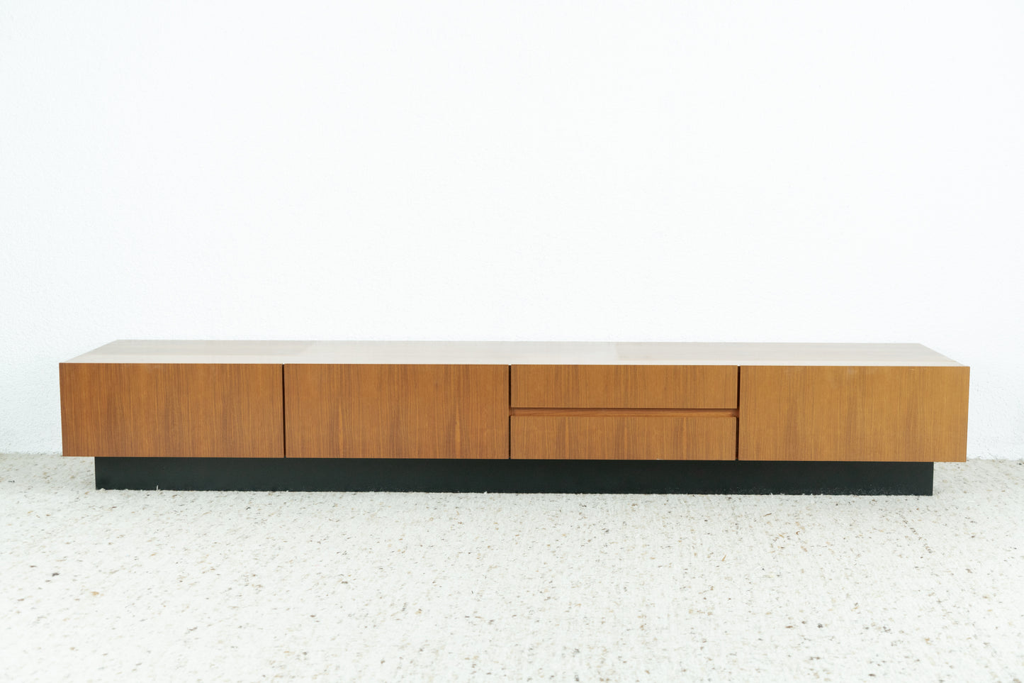 Nussbaum Schubladen Lowboard Sideboard