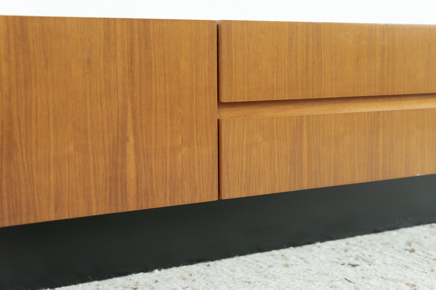 Nussbaum Schubladen Lowboard Sideboard