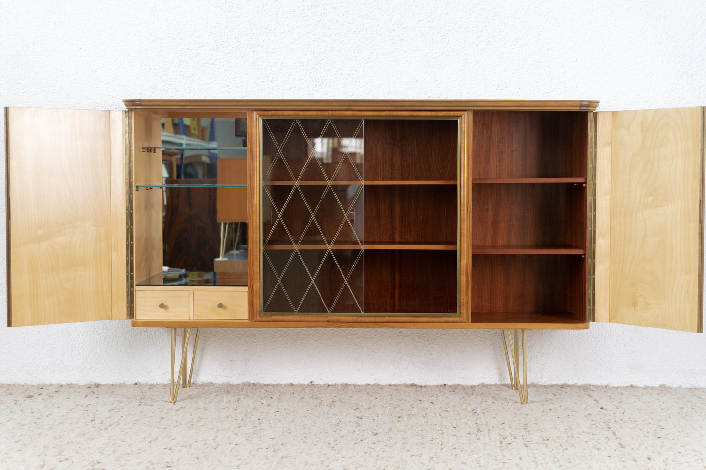 Mid Century Highboard Nuss Schrank Sideboard Vitrine