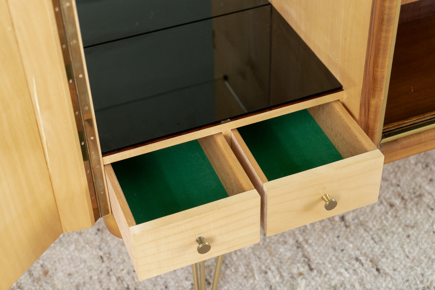 Mid Century Highboard Nuss Schrank Sideboard Vitrine