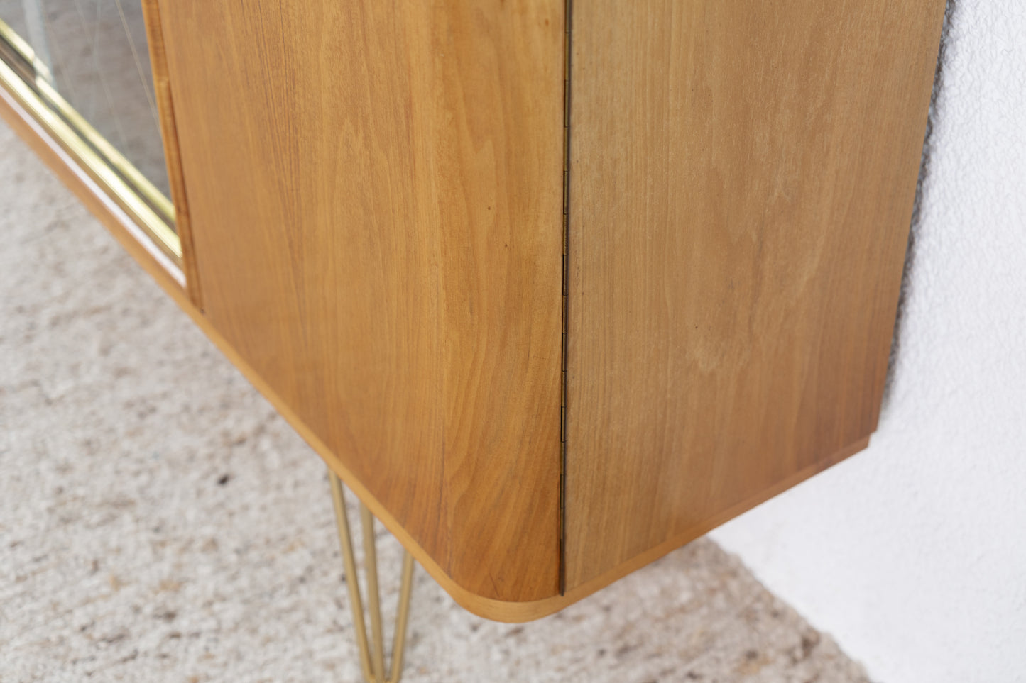 Mid Century Highboard Nuss Schrank Sideboard Vitrine