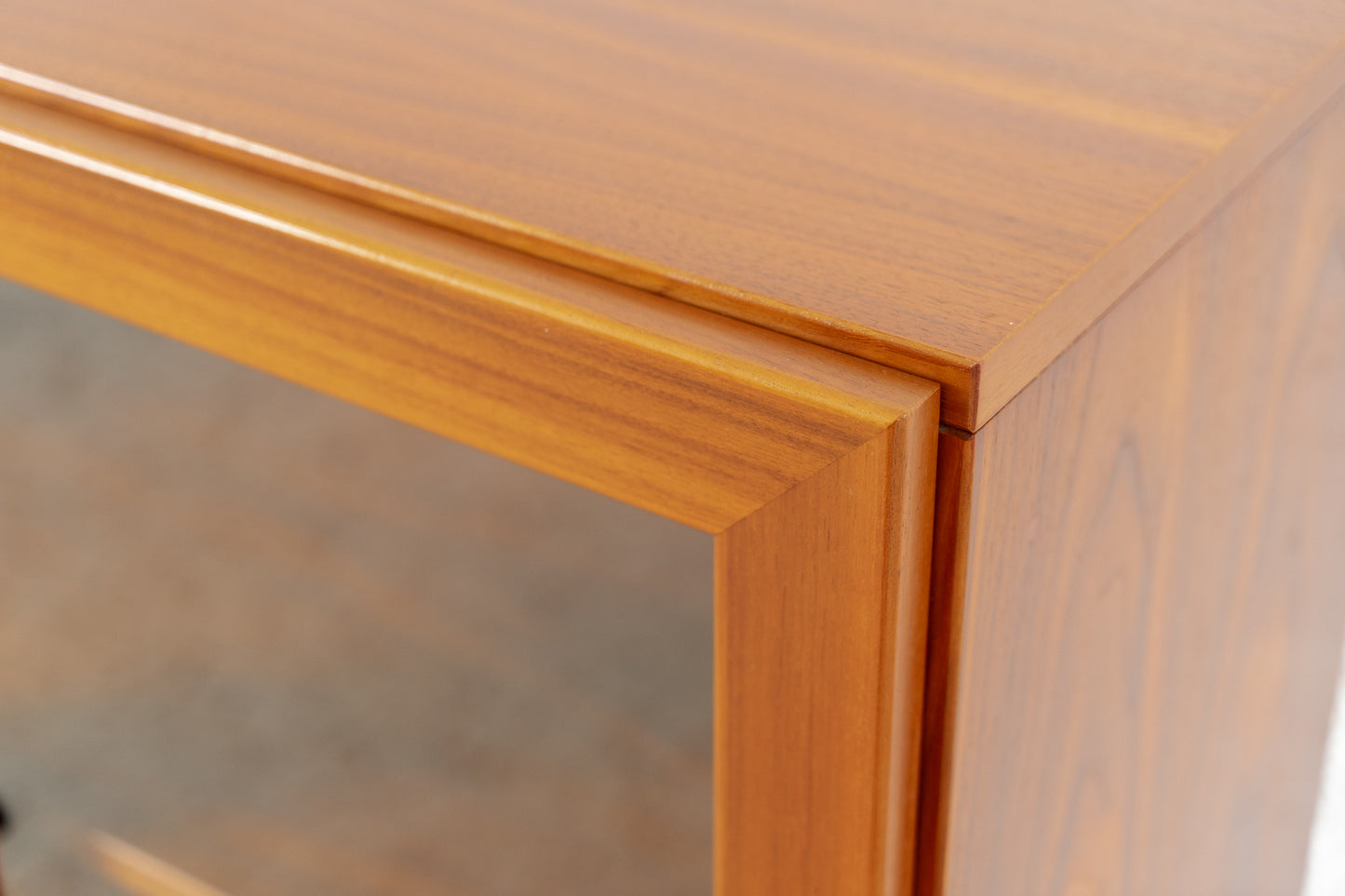 Vitrine Kommode Mid Century Nuss Holz Sideboard 1960