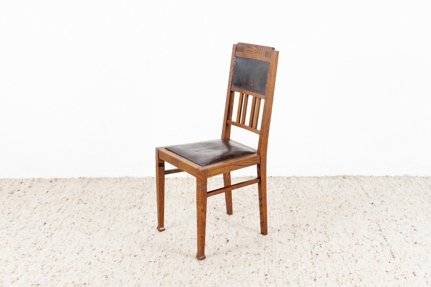 Avtik Stuhl Holz Leder