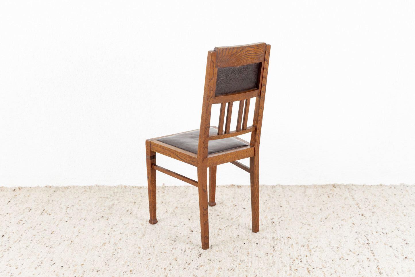 Avtik Stuhl Holz Leder